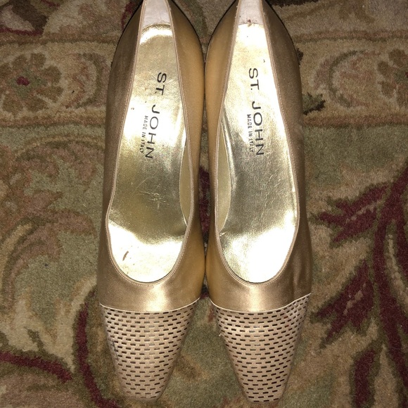 St. John Shoes - St. John Leather Pumps Made in Italy